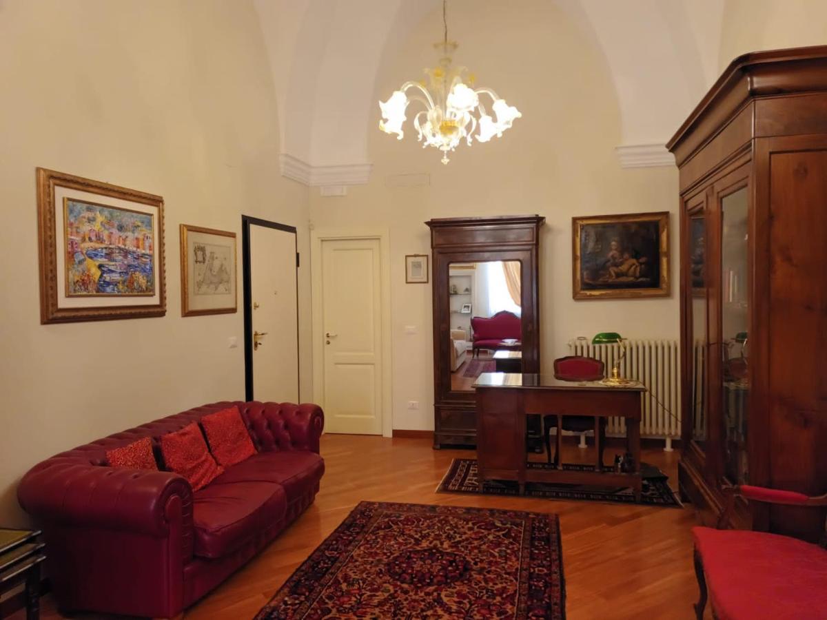 B&B Ai Due Santi Lecce Luaran gambar