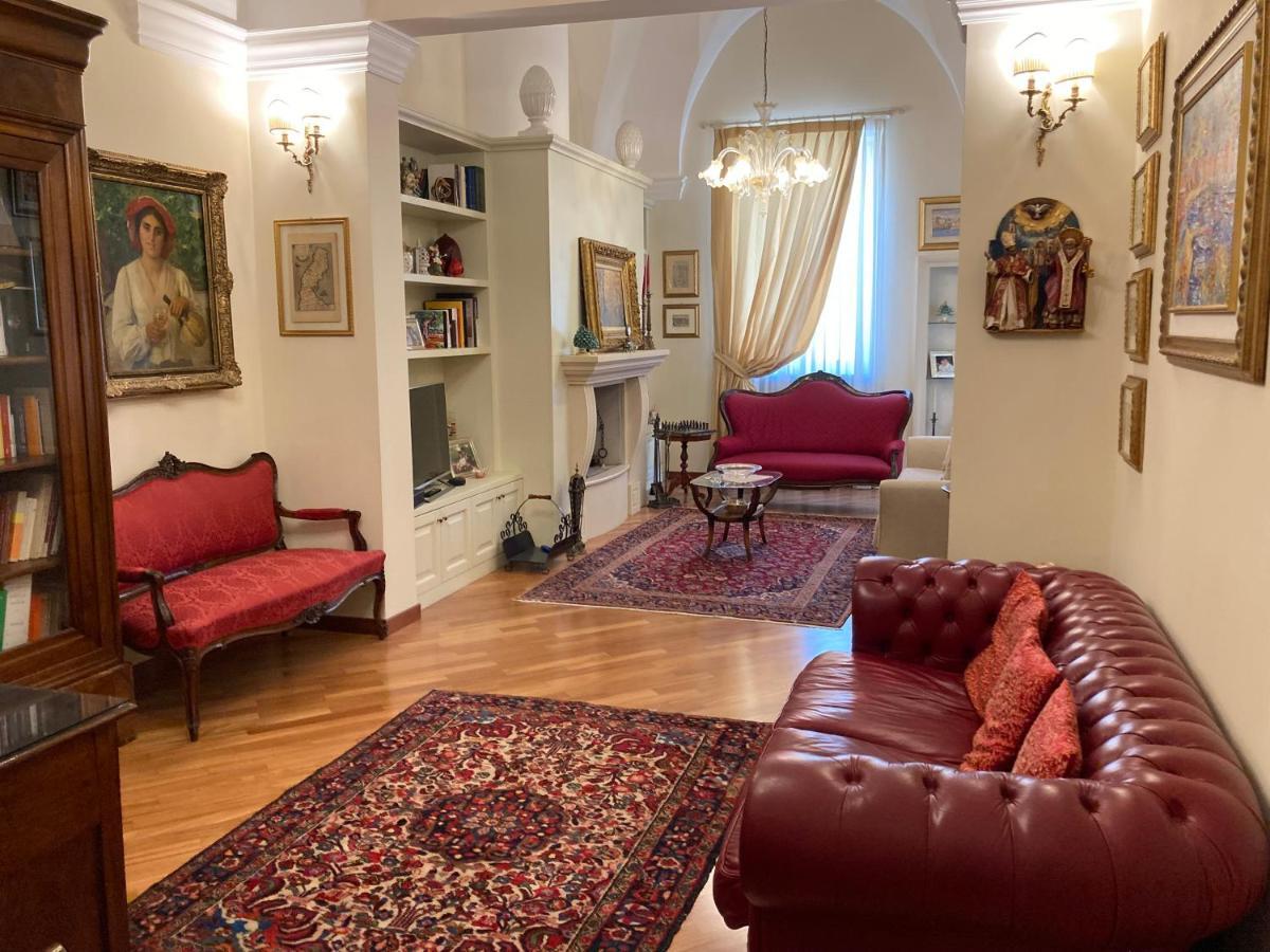 B&B Ai Due Santi Lecce Luaran gambar